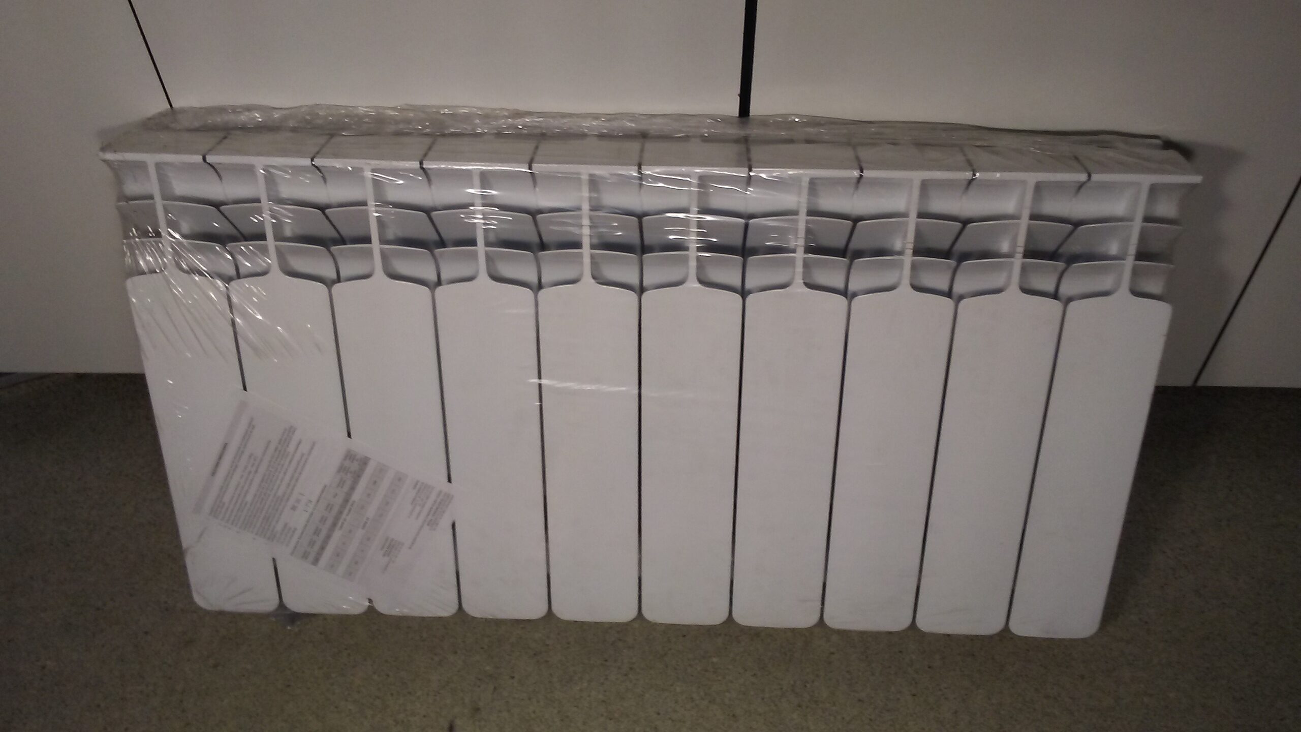 Grzejnik aluminiowy G350F 10 żeberek Armatura